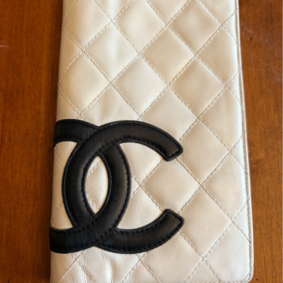 Vintage Chanel wallet - Picture 1 of 9